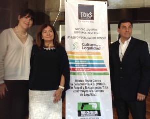 Daniela Rodríguez, gerente de Responsabilidad Social y Comunicación Cormporativa de Bio Pappel, María Teresa Troncoso de México Unido contra la Delincuencia yGustavo Pérez, director de Responsabilidad Social de Toks.