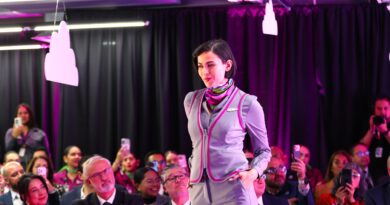 Personal de Volaris usa uniformes que serán reutilizados