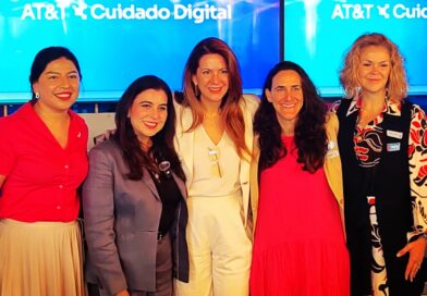 Pantallas, familia y educación, el desafío de moldear hábitos digitales saludables: AT&T